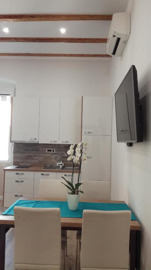 Apartmaji Apollonio 伊佐拉 外观 照片